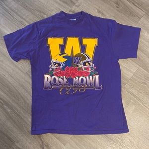 Vintages 90s Rose Bowl Football NCAA T-shirt